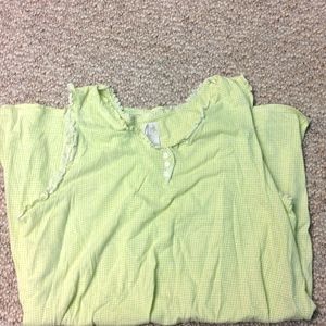 Sleeveless nightgown